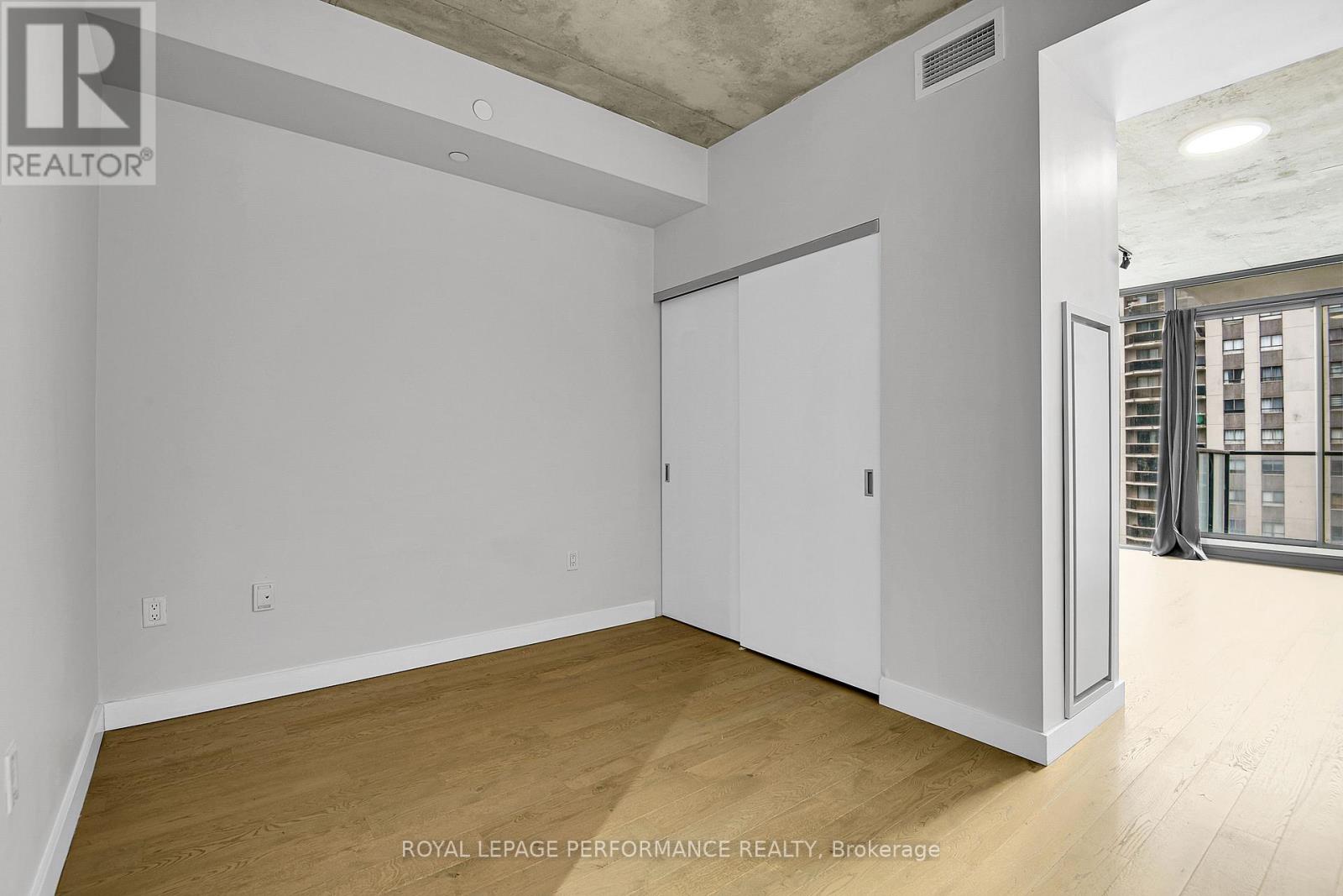 708 - 224 Lyon Street N