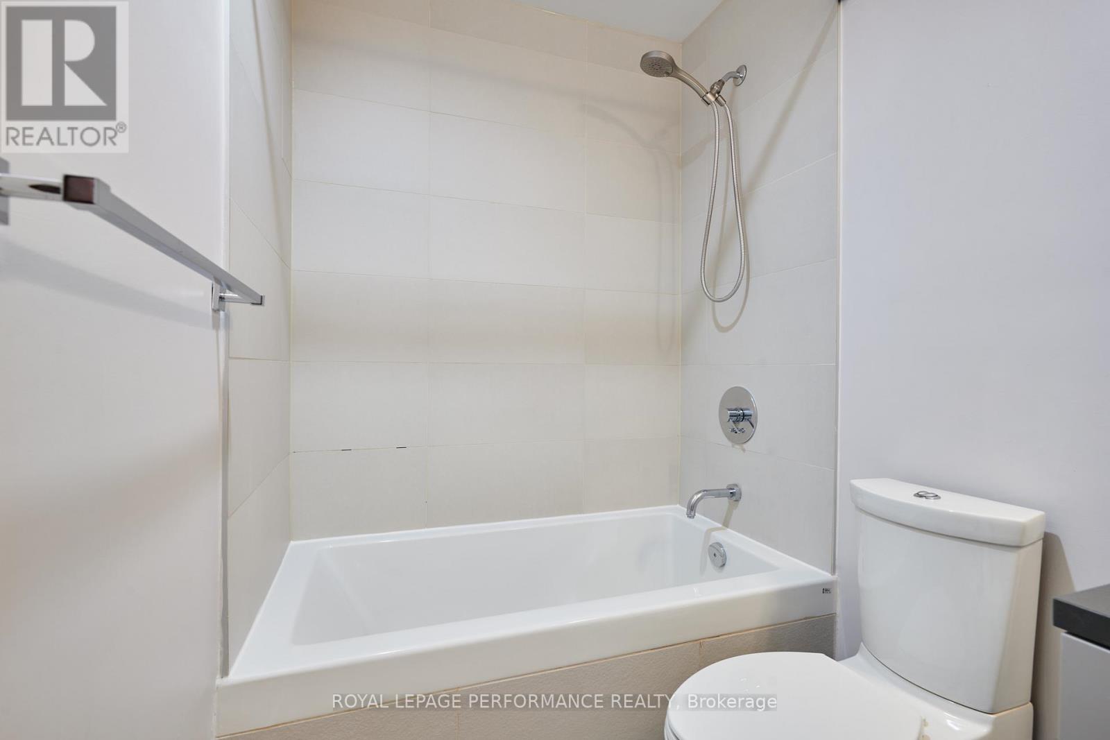 708 - 224 Lyon Street N