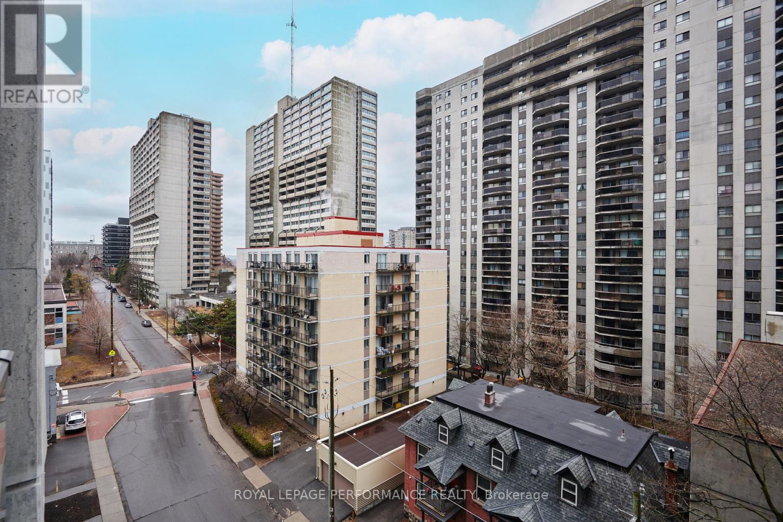 708 - 224 Lyon Street N