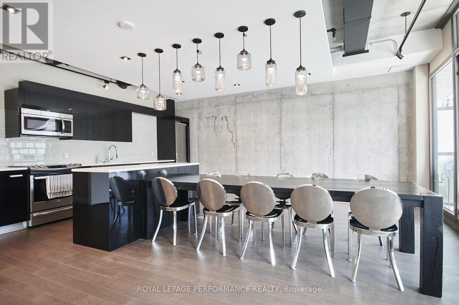 708 - 224 Lyon Street N