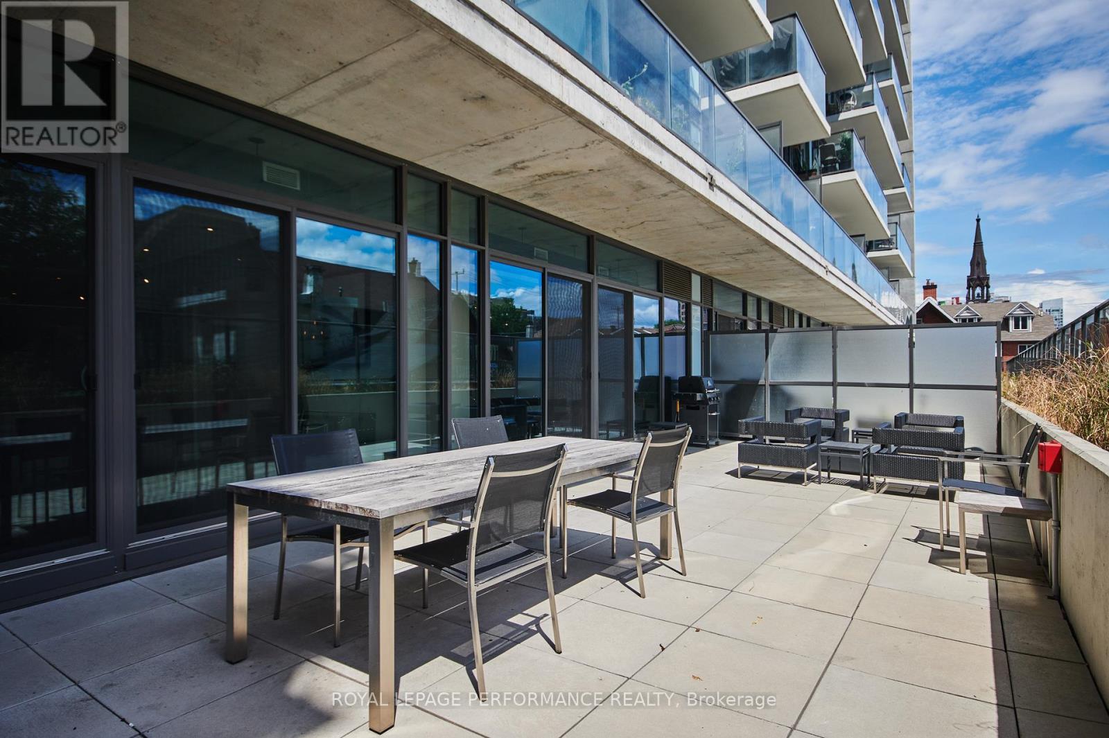 708 - 224 Lyon Street N