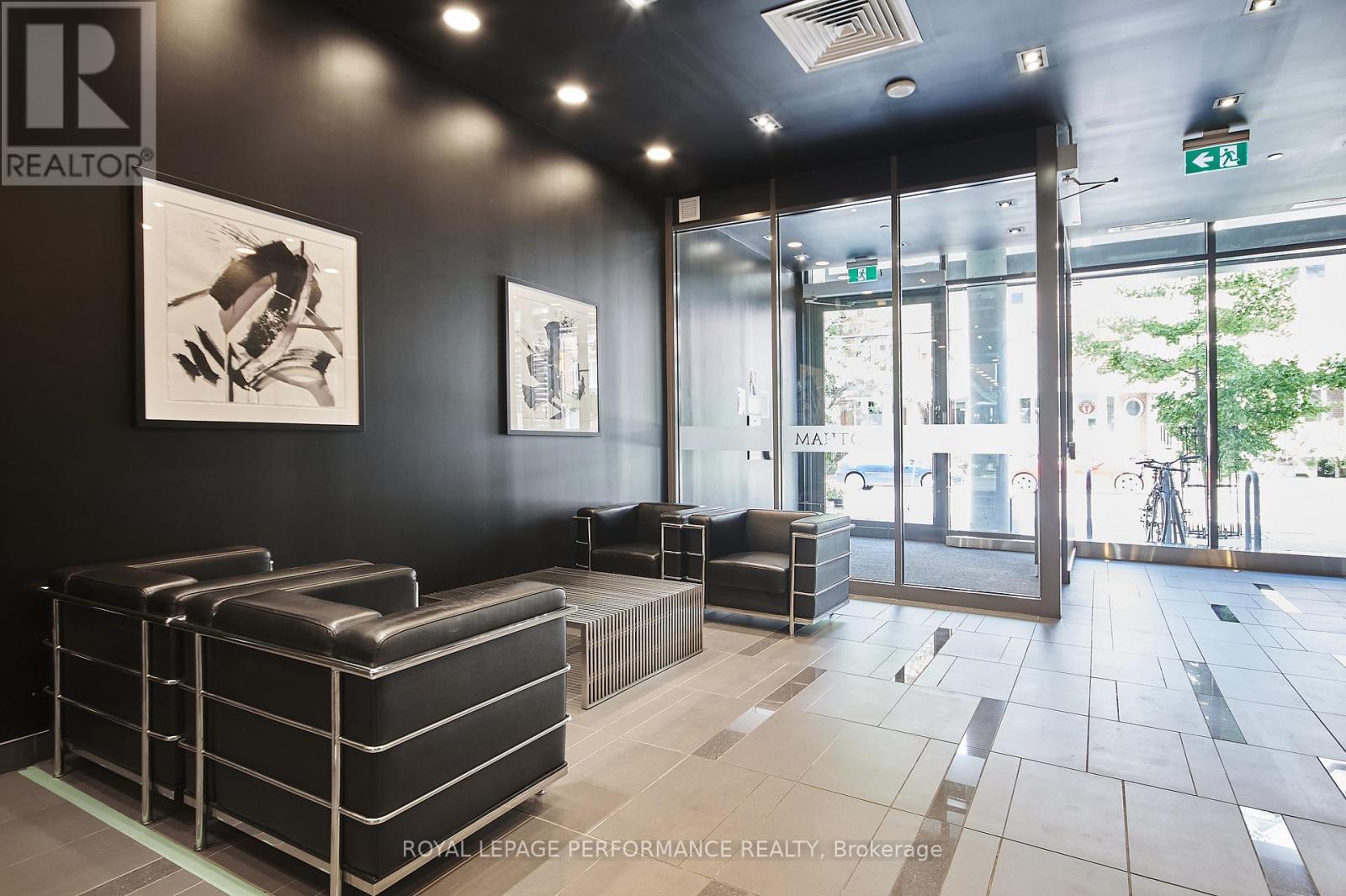 708 - 224 Lyon Street N