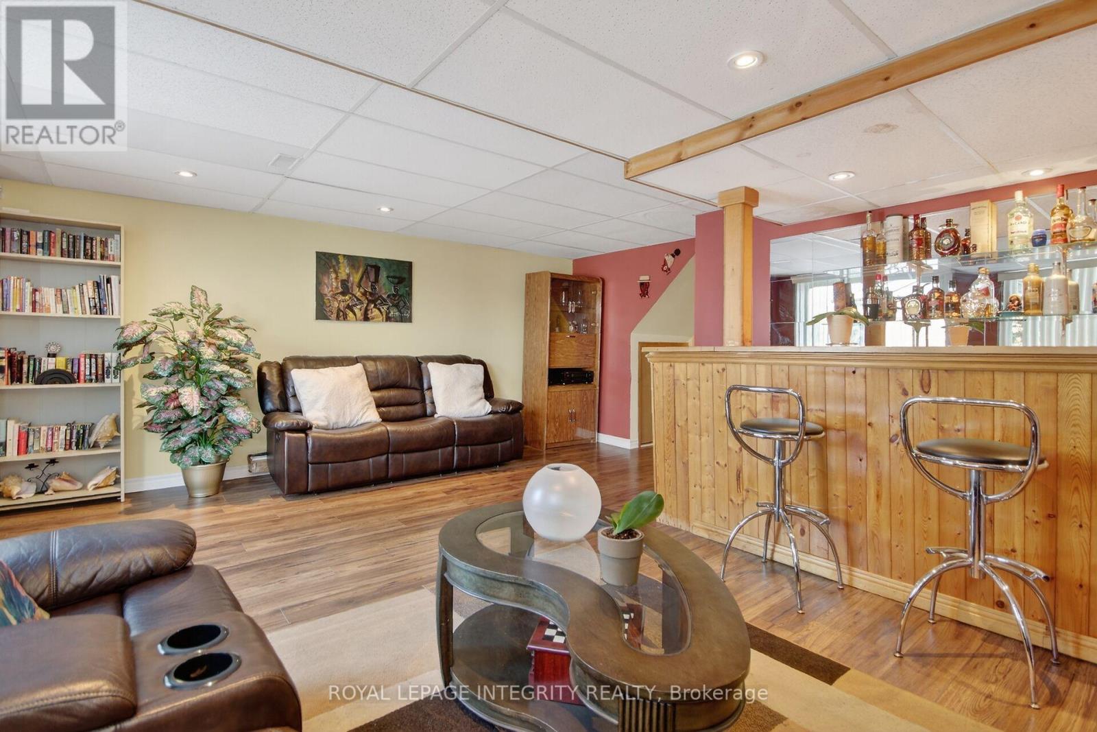 13 - 2415 Southvale Crescent