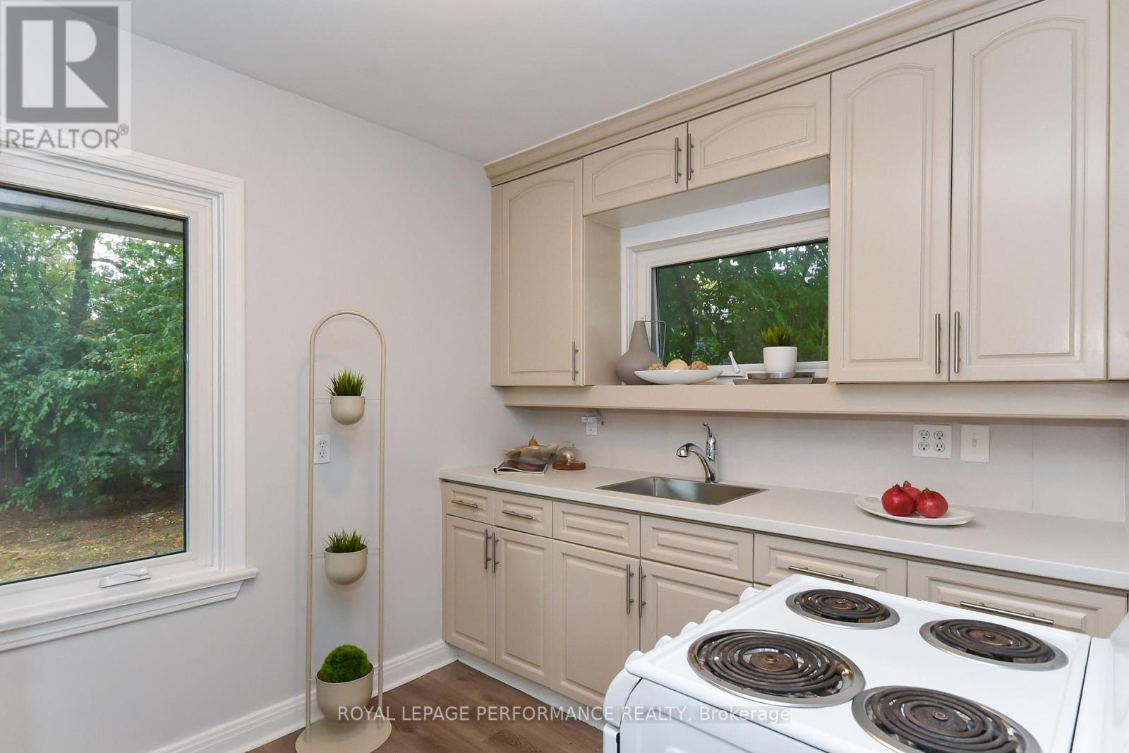 274 Queen Mary Street