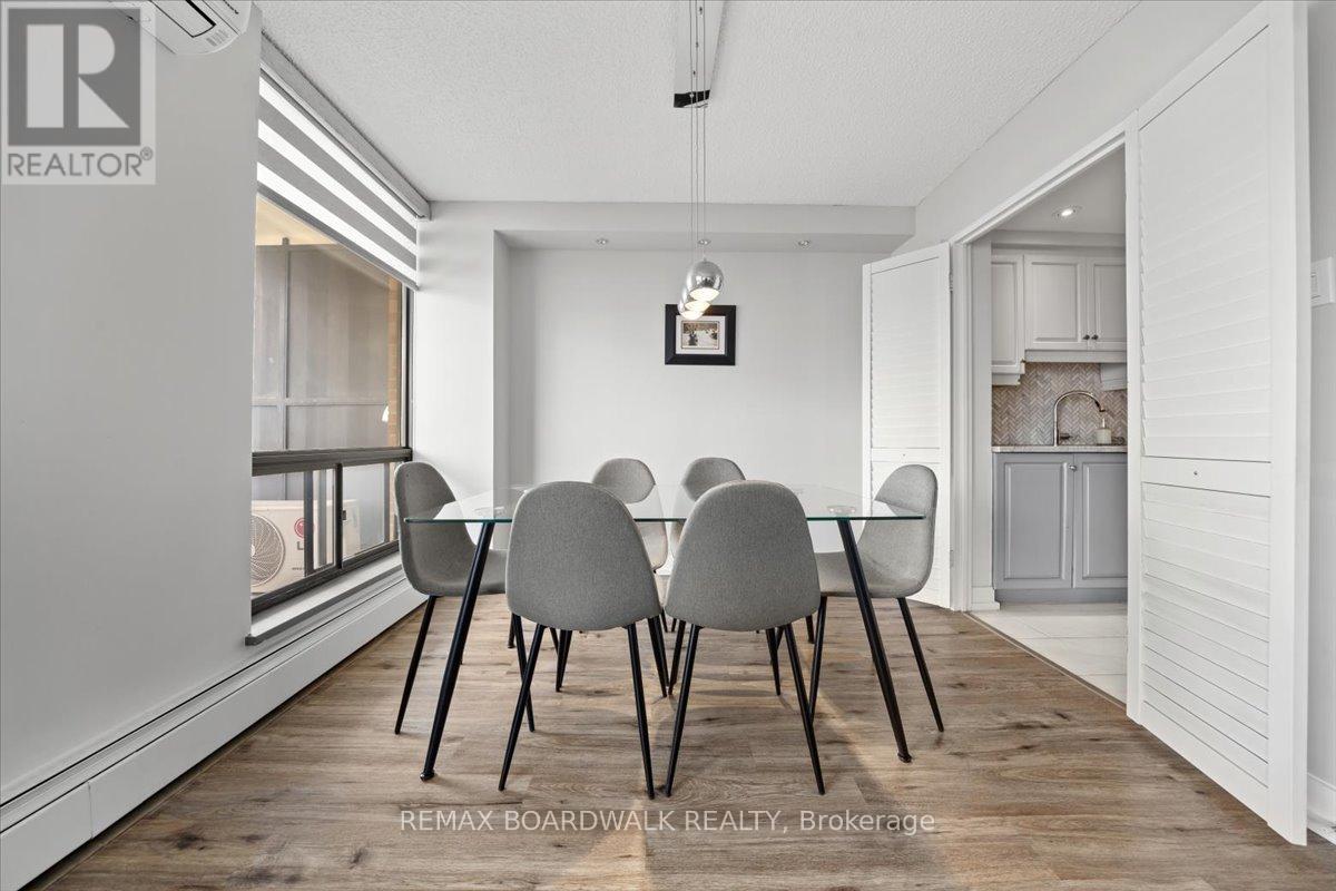 804 - 505 St Laurent Boulevard