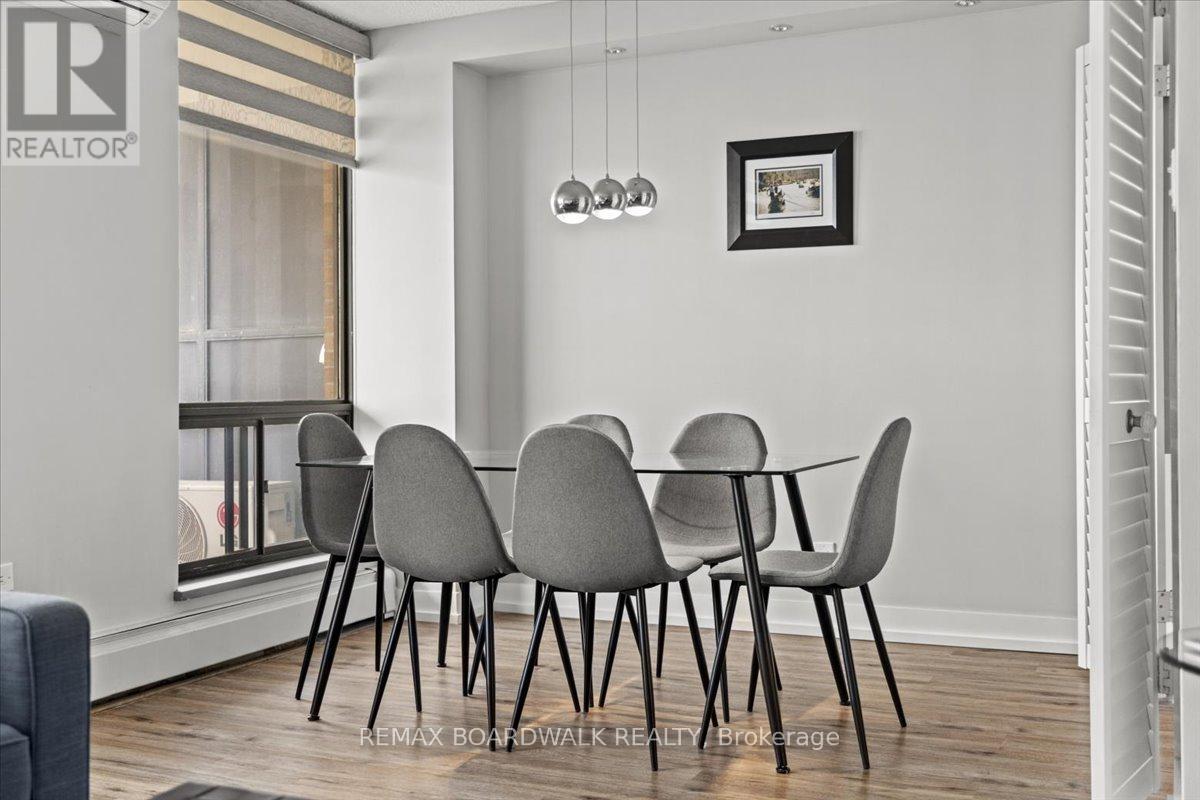 804 - 505 St Laurent Boulevard