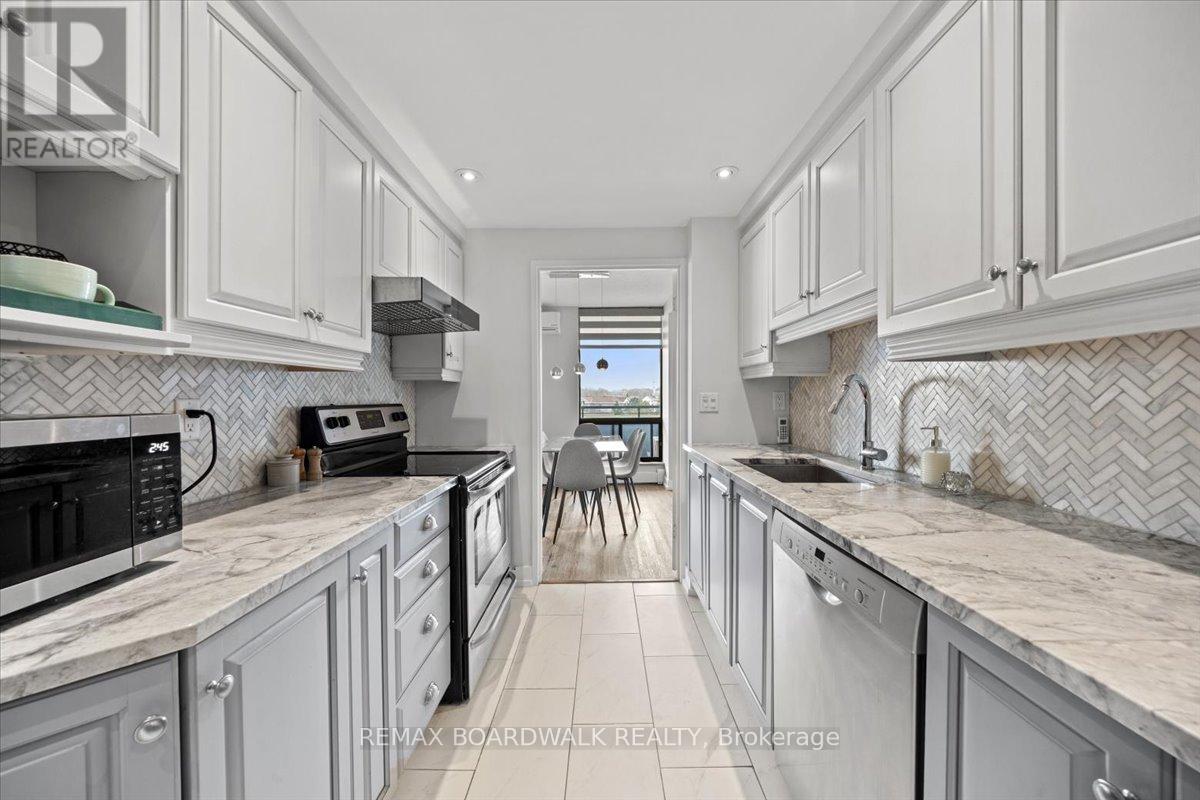 804 - 505 St Laurent Boulevard