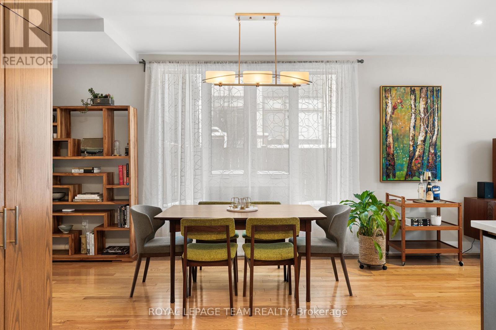 649 Churchill Avenue N