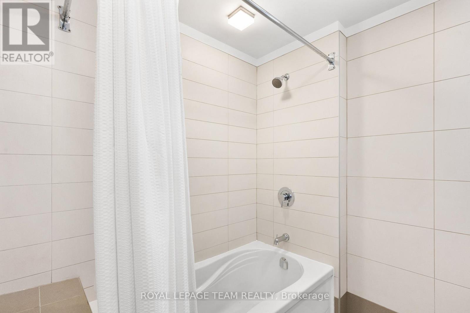 649 Churchill Avenue N