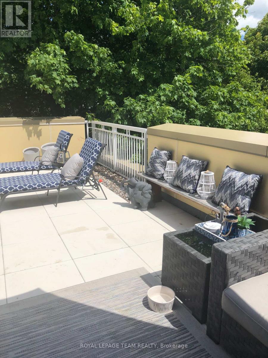 649 Churchill Avenue N