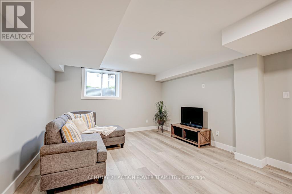 1149 And 1149 B - 1149 Parisien Street