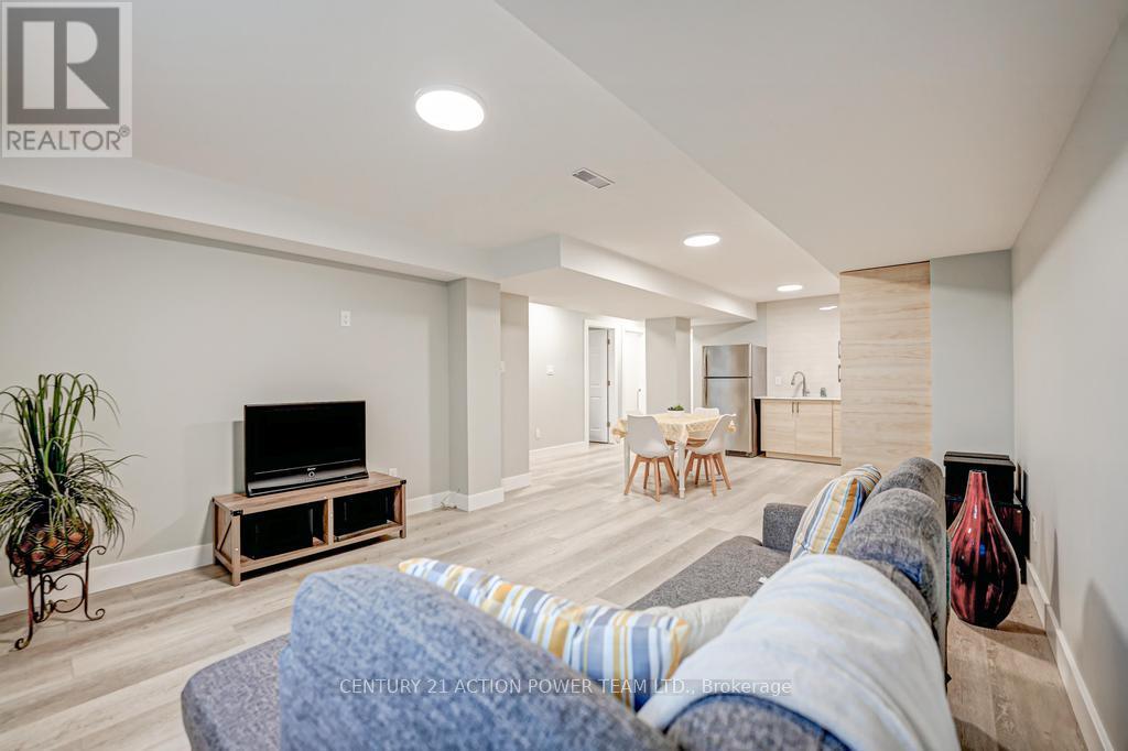 1149 And 1149 B - 1149 Parisien Street