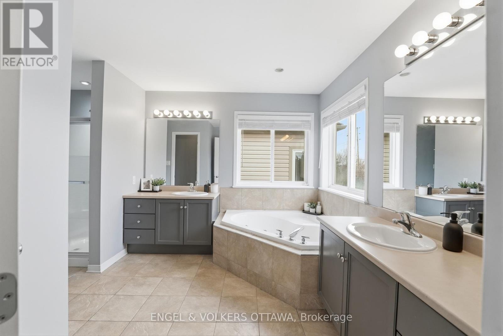 31 Leatherwood Crescent