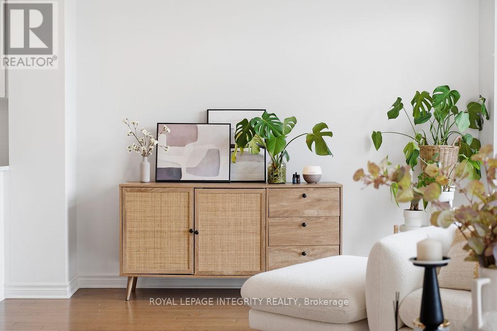 535 Borbridge Avenue