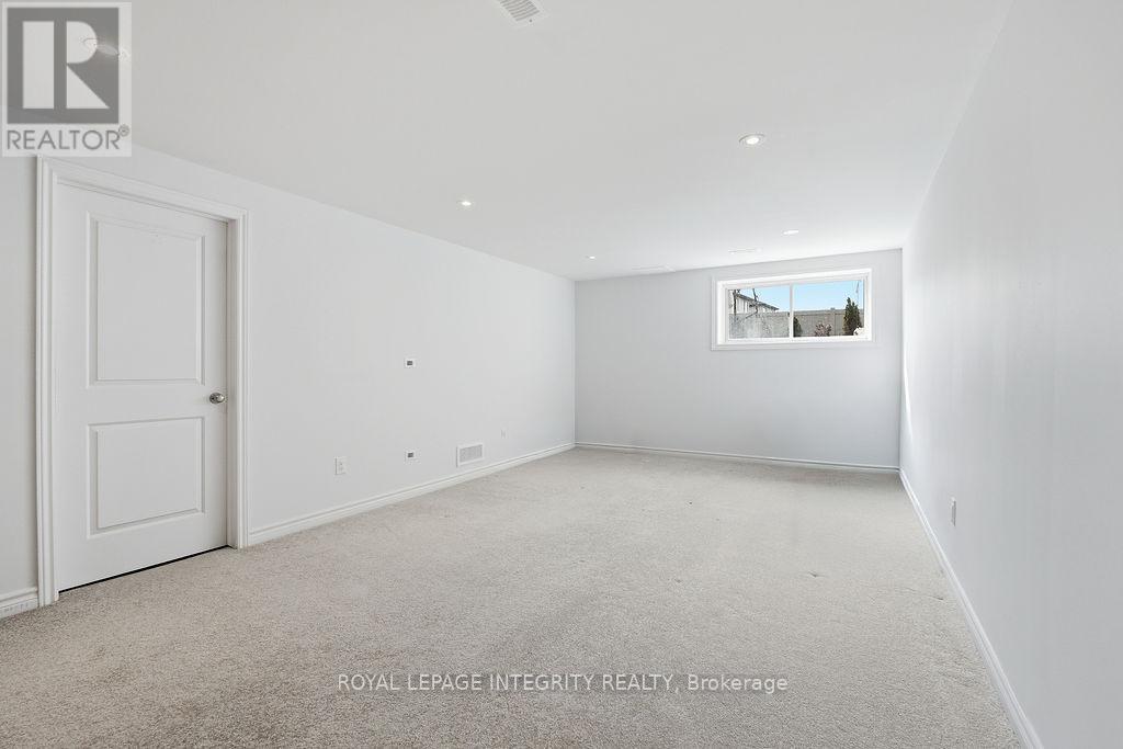 535 Borbridge Avenue