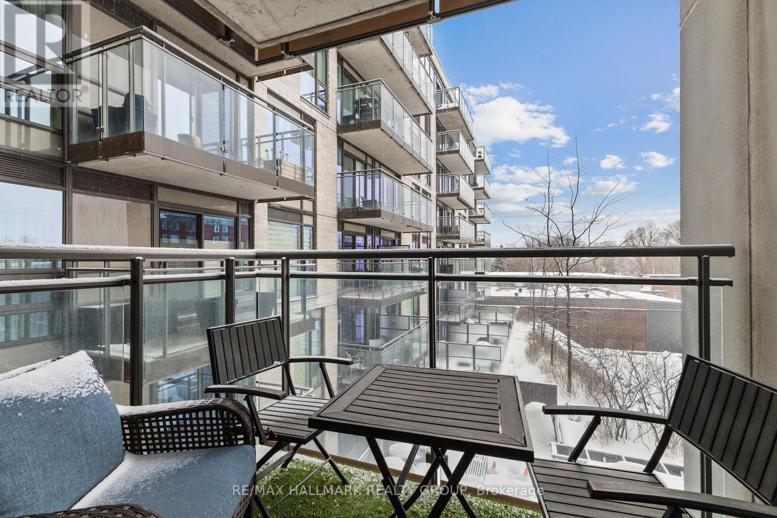 418 - 411 Mackay Street