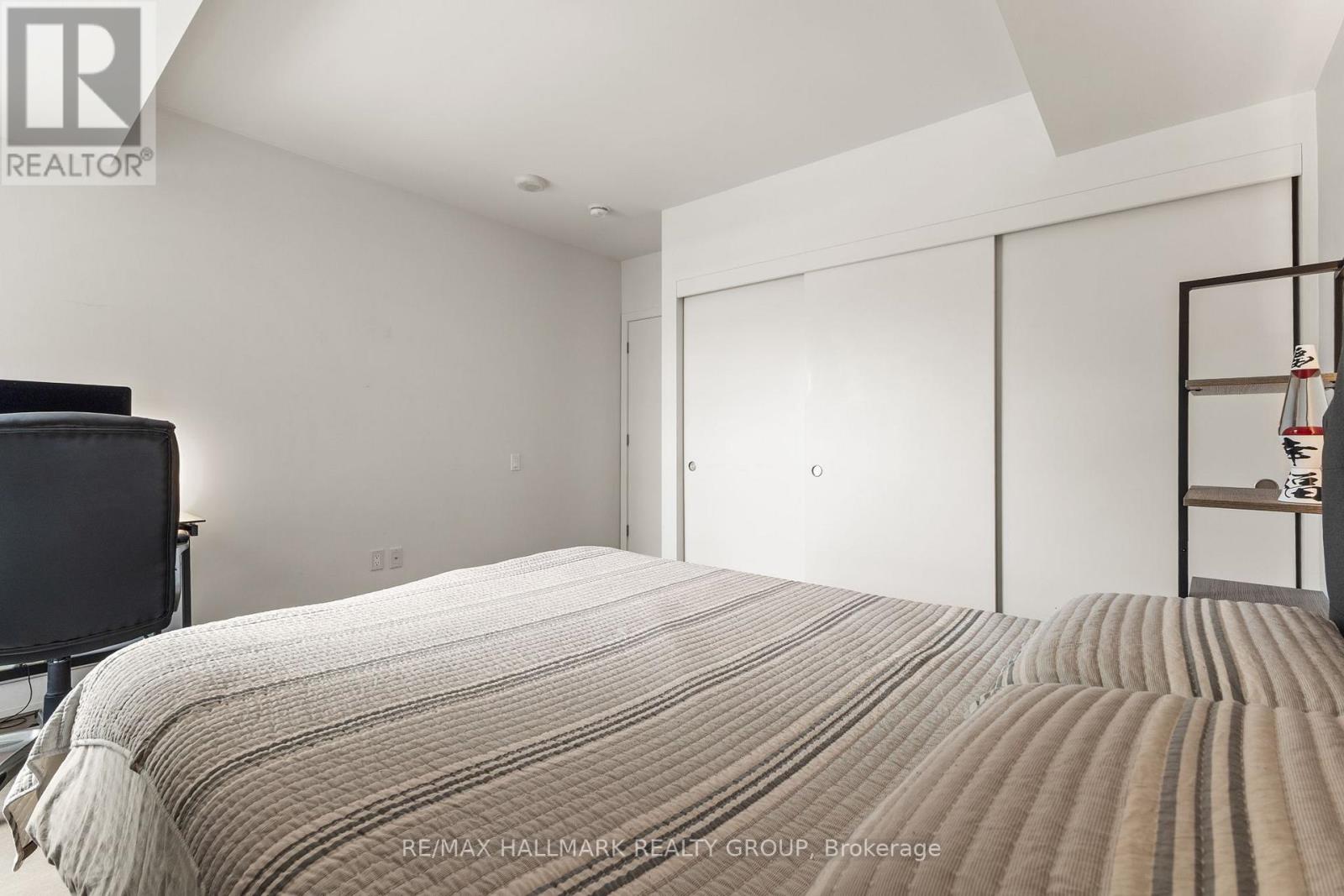 418 - 411 Mackay Street