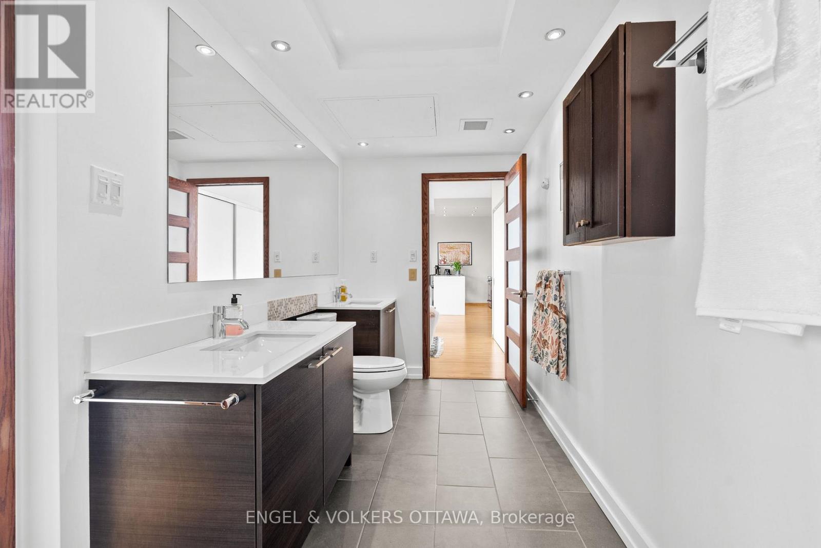 823 - 349 Mcleod Street