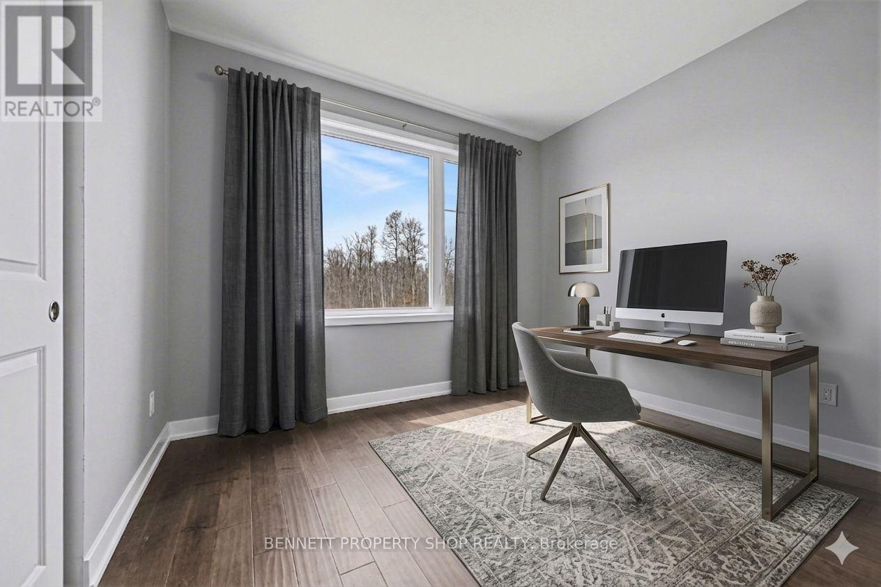 111 Frank Fisher Crescent