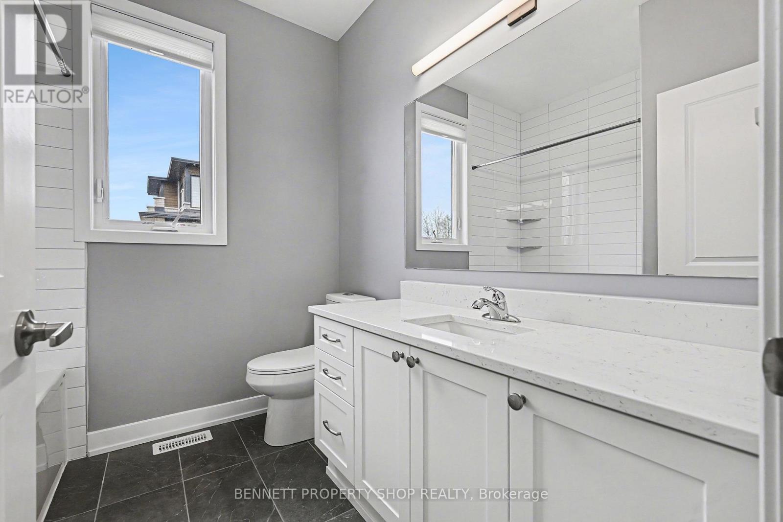 111 Frank Fisher Crescent