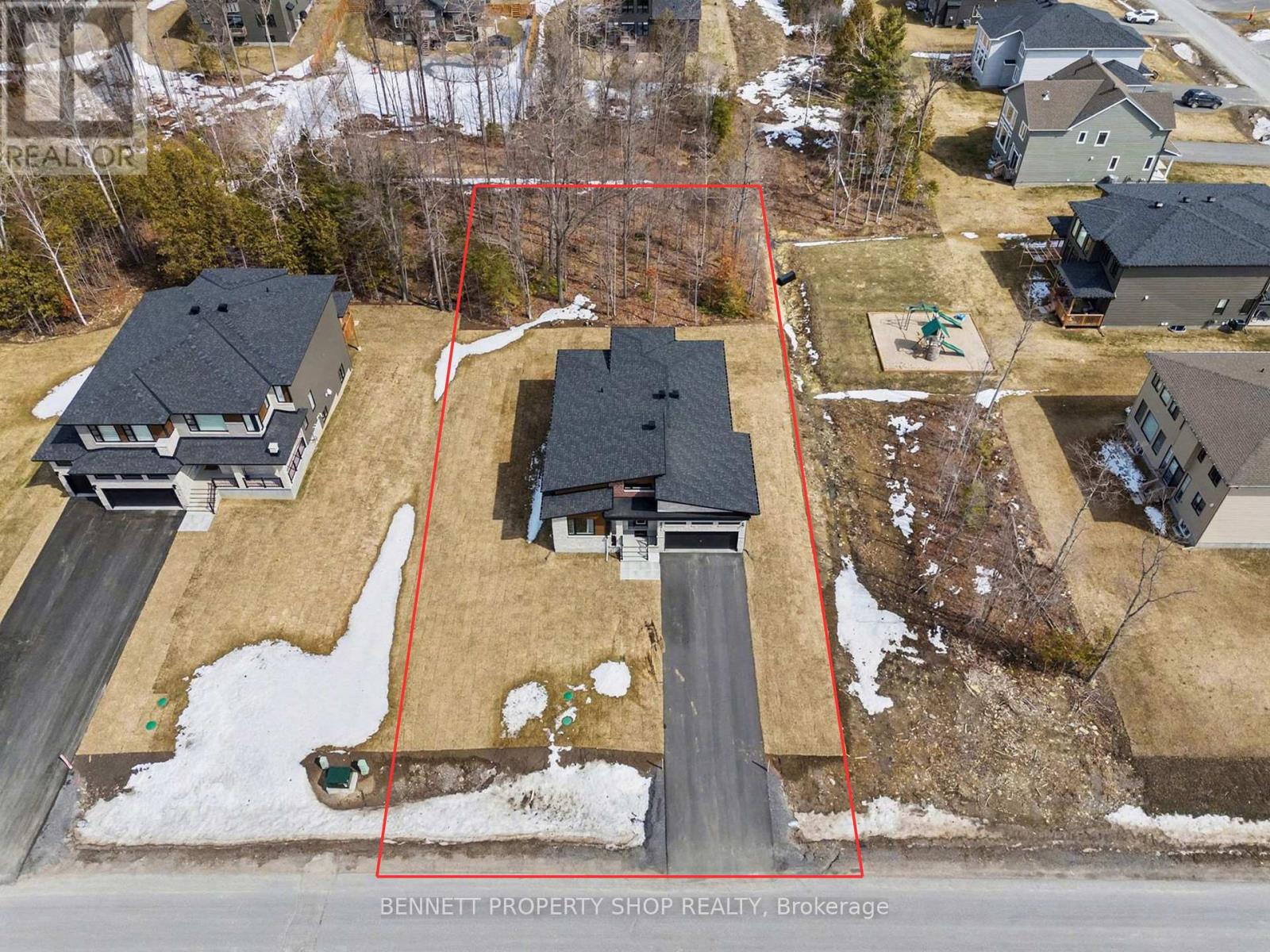 111 Frank Fisher Crescent