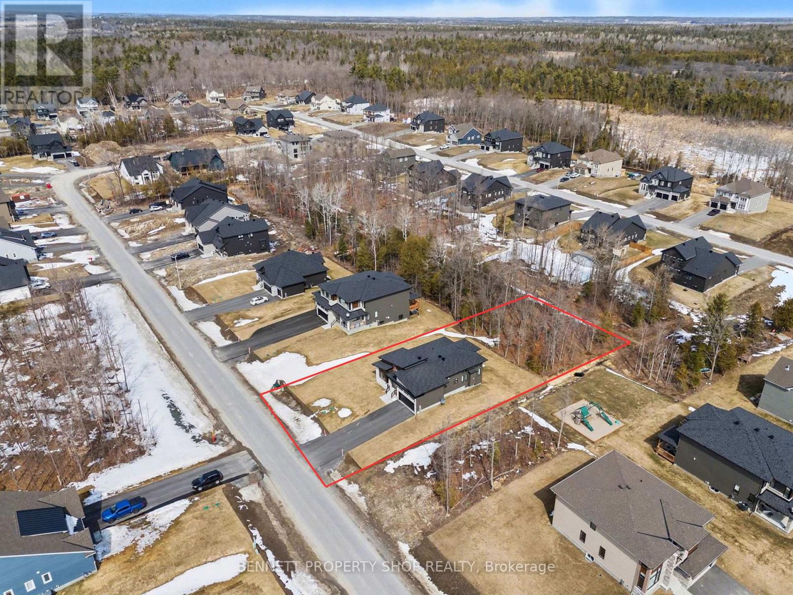 111 Frank Fisher Crescent