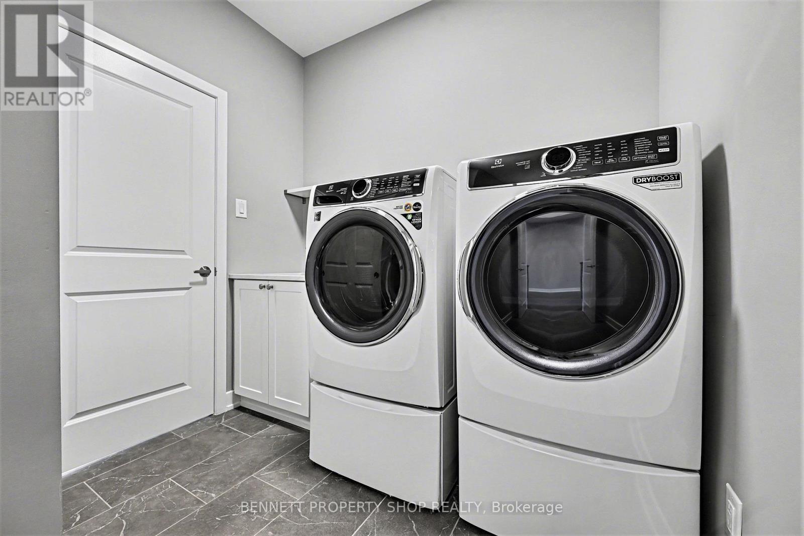 111 Frank Fisher Crescent