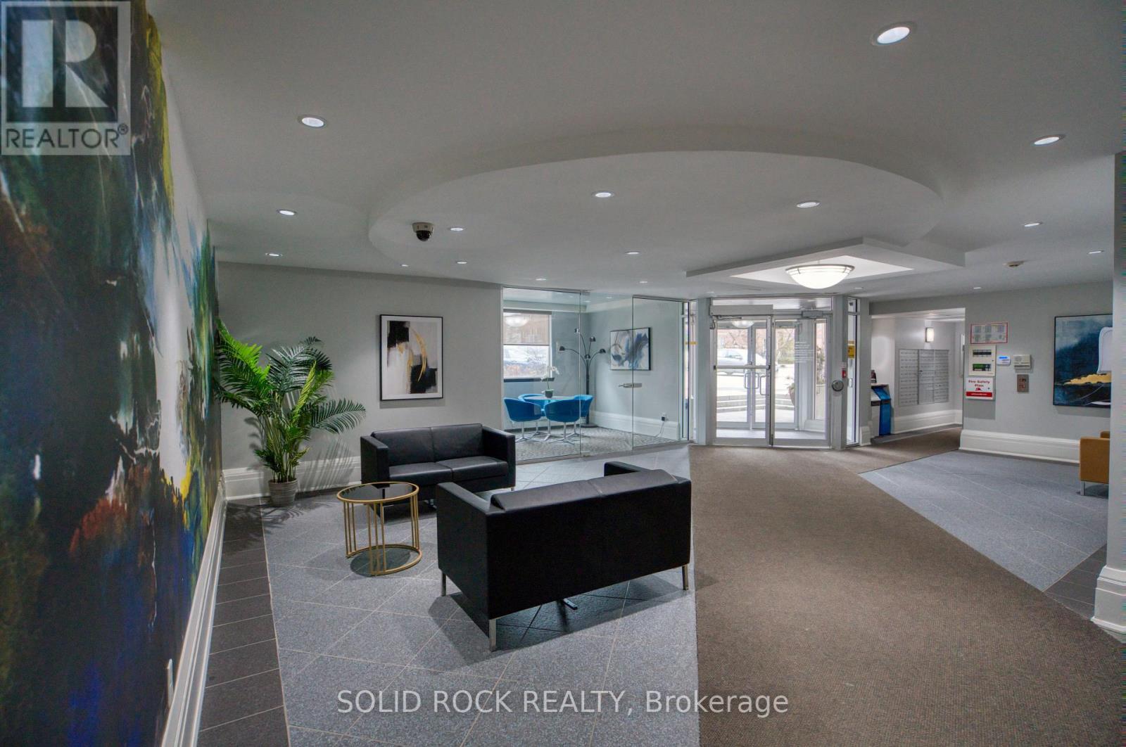 209 - 429 Somerset Street W