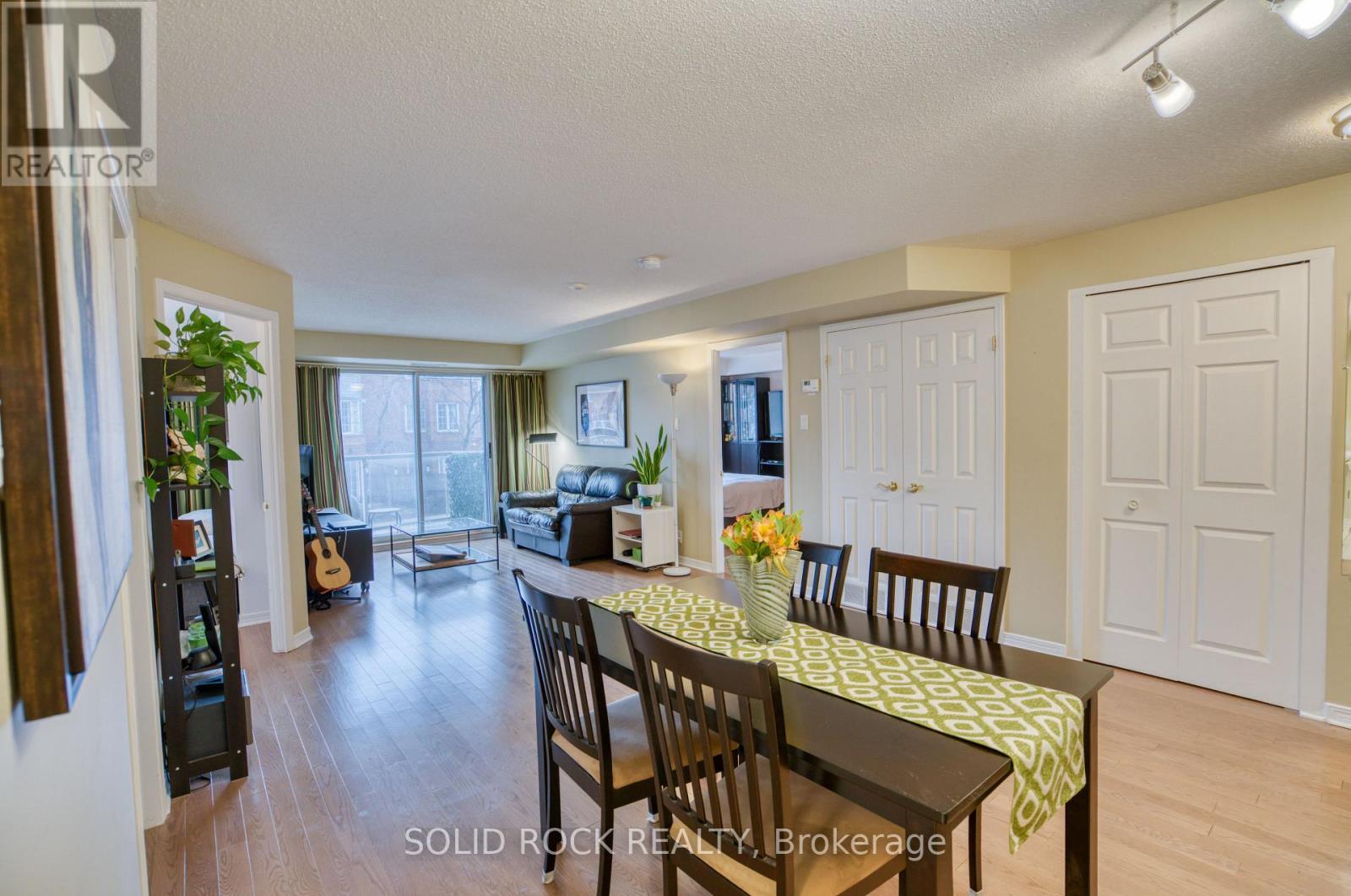 209 - 429 Somerset Street W