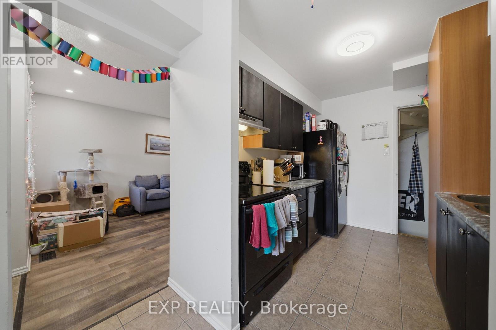 11 - 1675 Heatherington Road