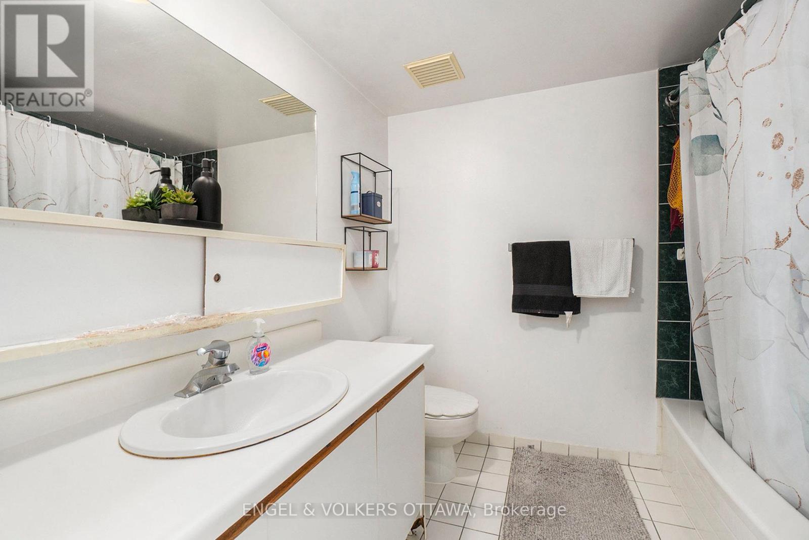 907 - 475 Laurier Avenue W