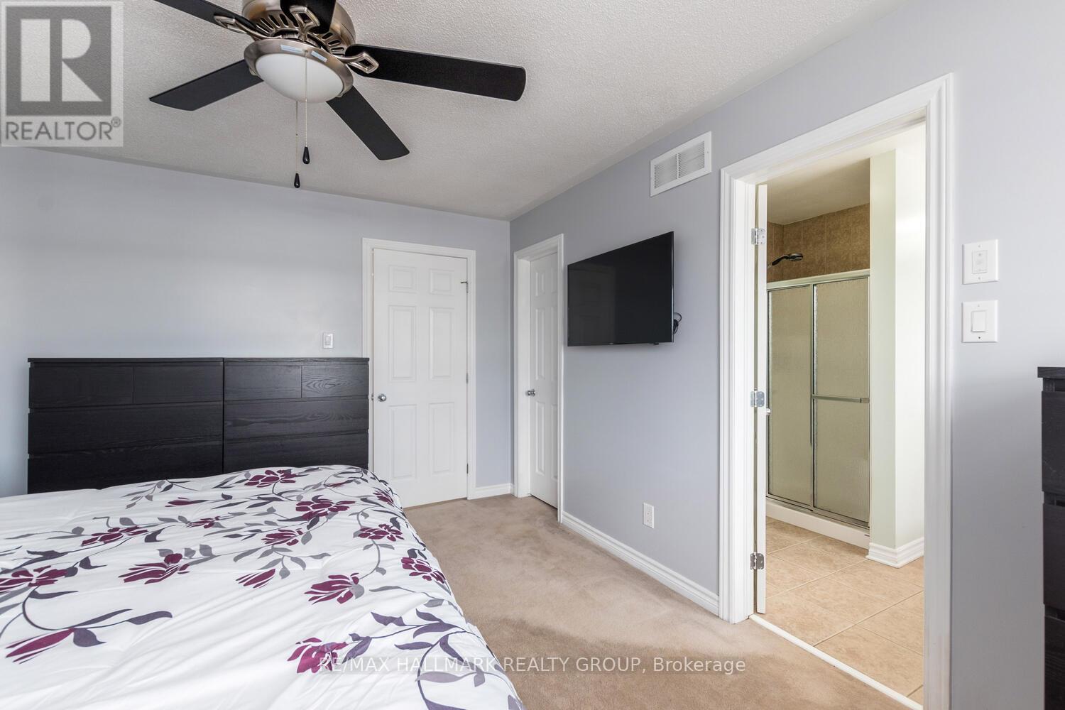 266 Horseshoe Crescent