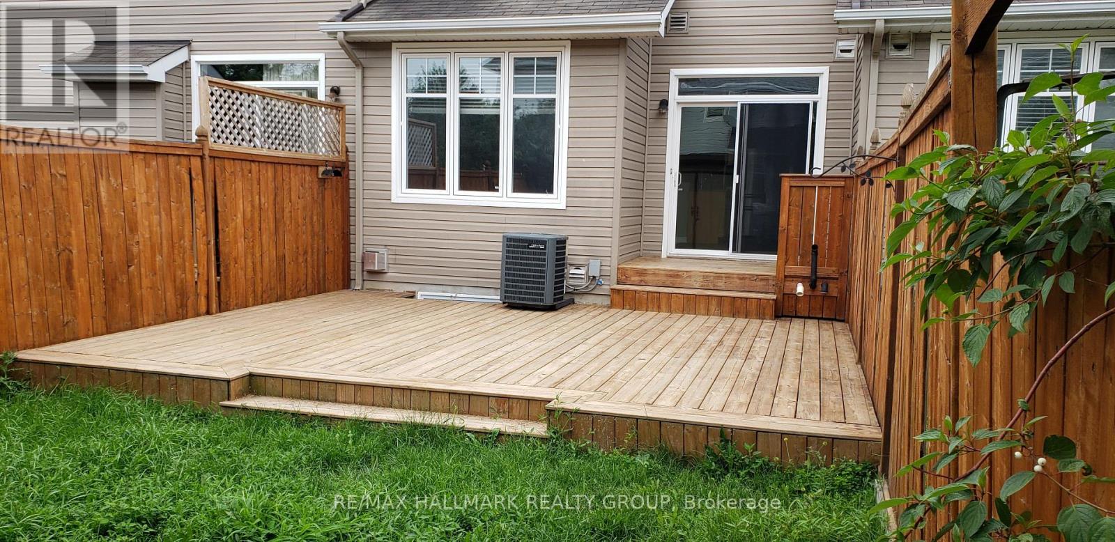 266 Horseshoe Crescent