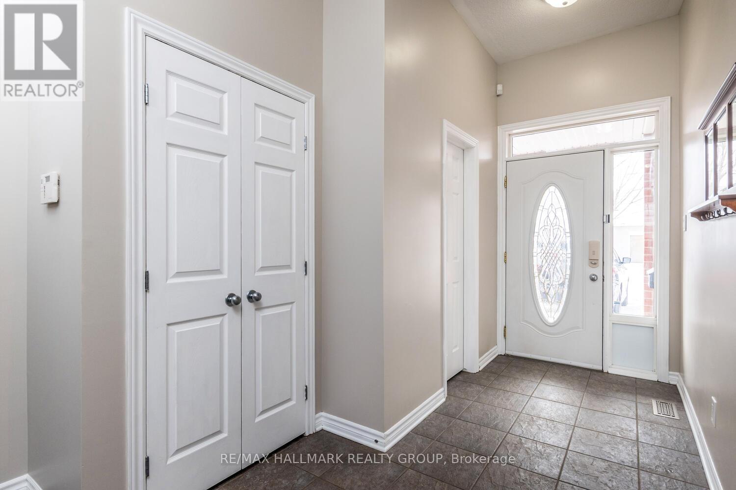 266 Horseshoe Crescent