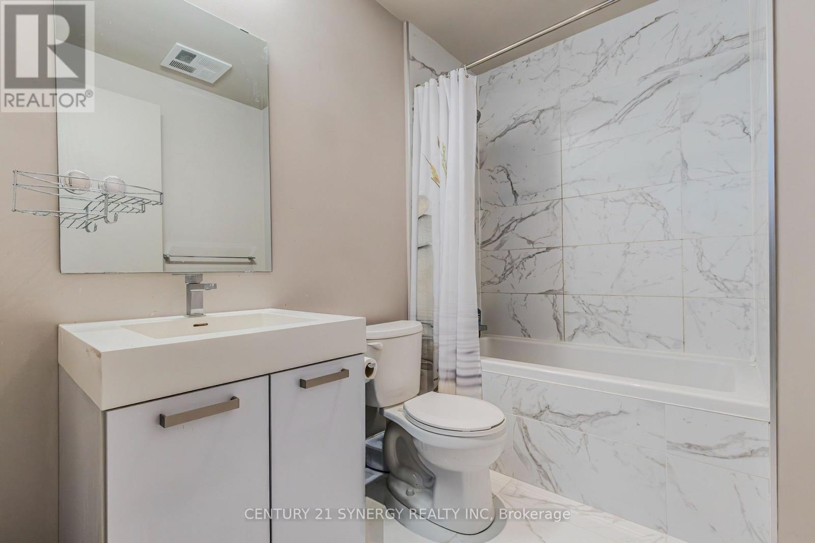 1209 - 203 Catherine Street