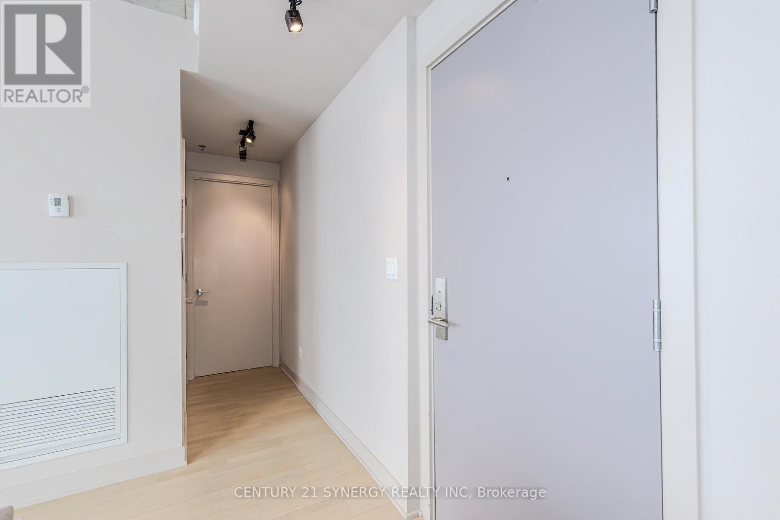 1209 - 203 Catherine Street