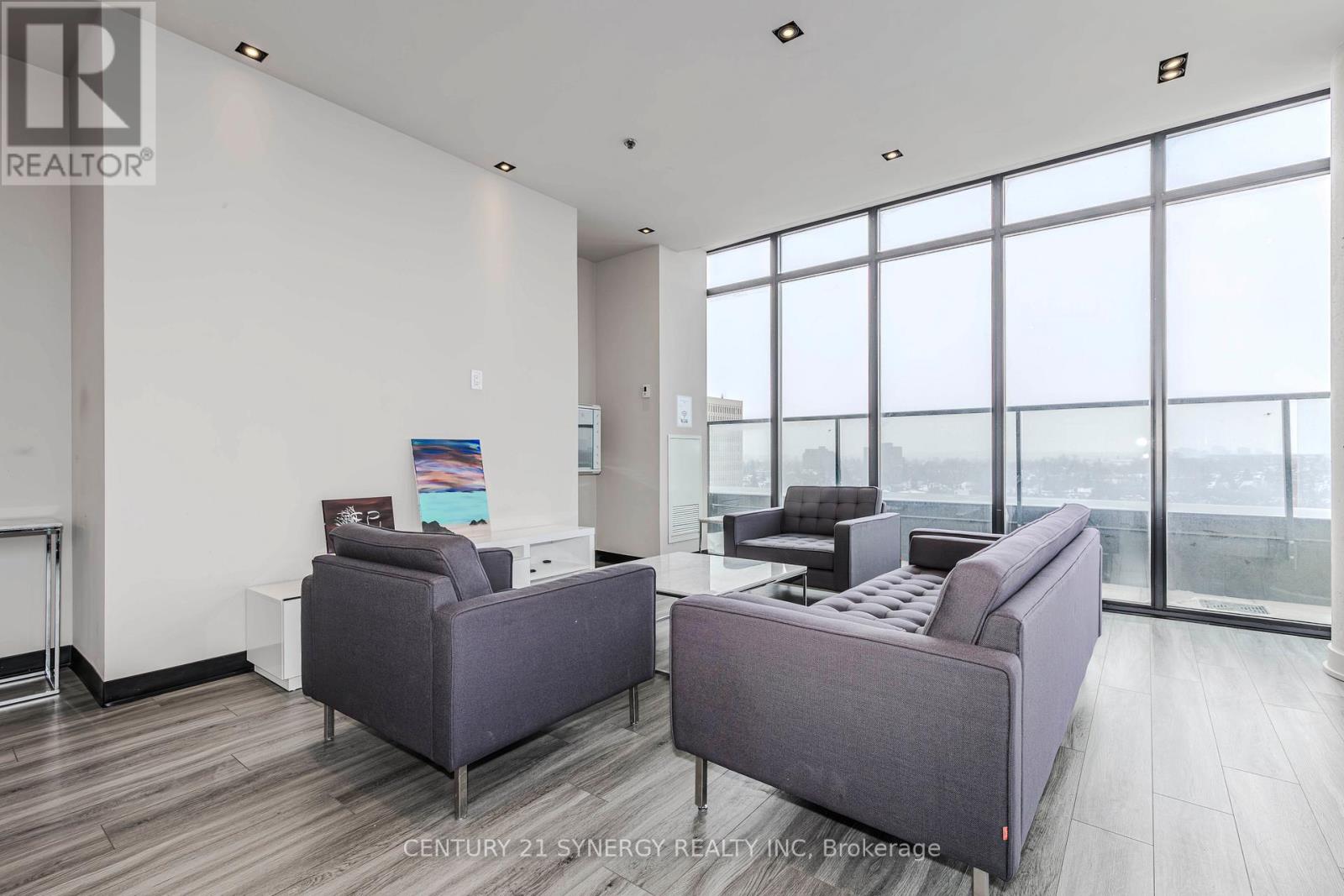 1209 - 203 Catherine Street