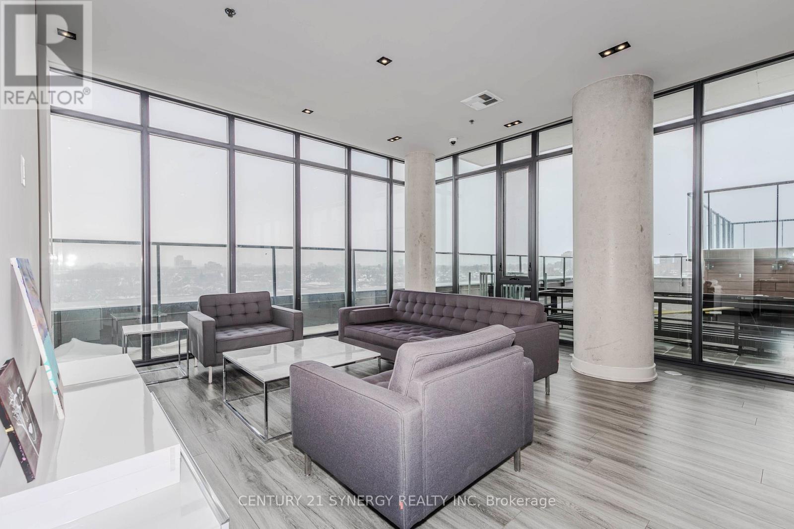 1209 - 203 Catherine Street