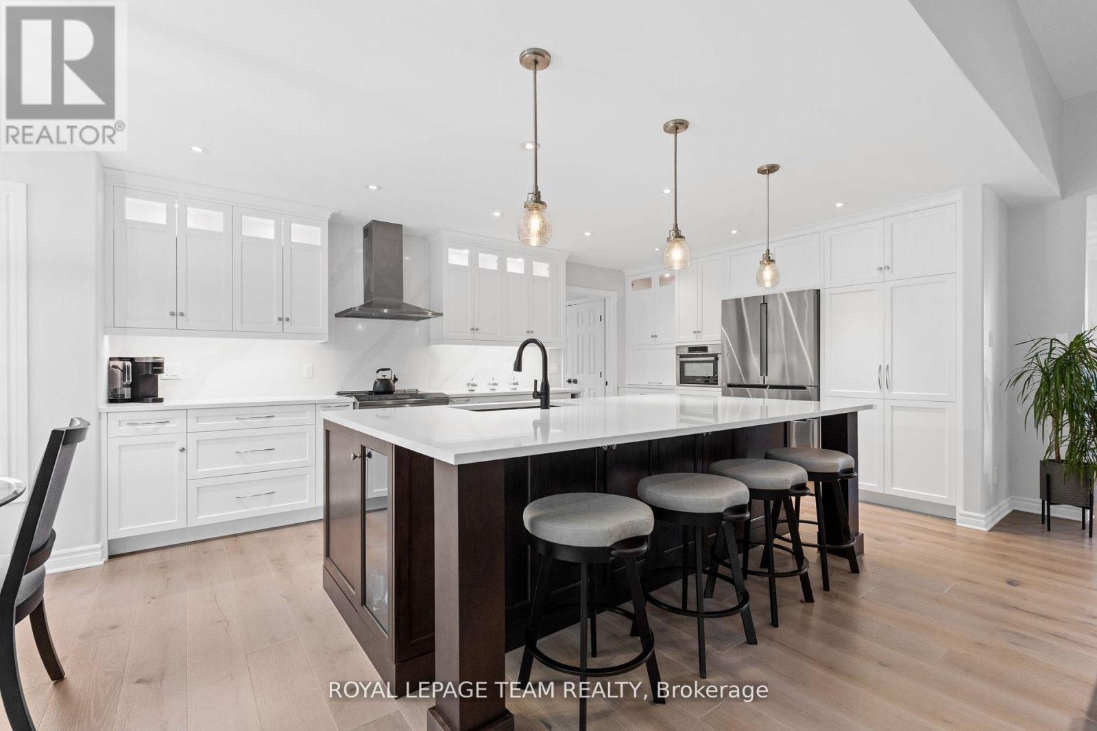 6903 Twin Lakes Avenue