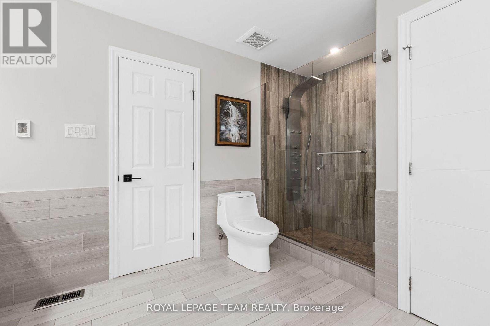 6903 Twin Lakes Avenue