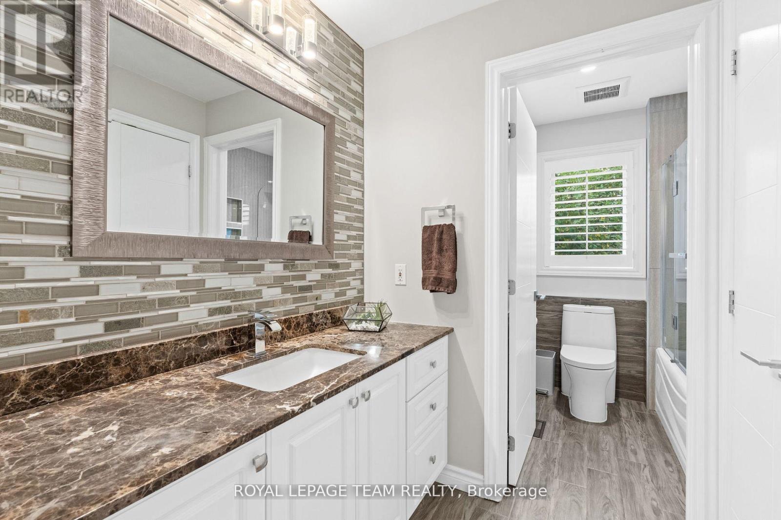 6903 Twin Lakes Avenue