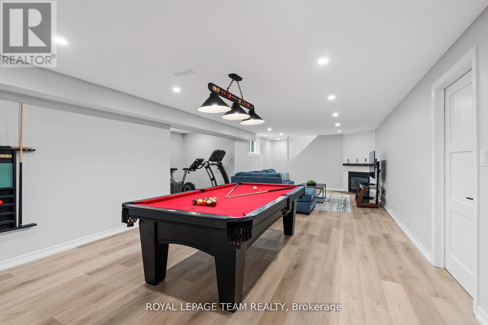 6903 Twin Lakes Avenue