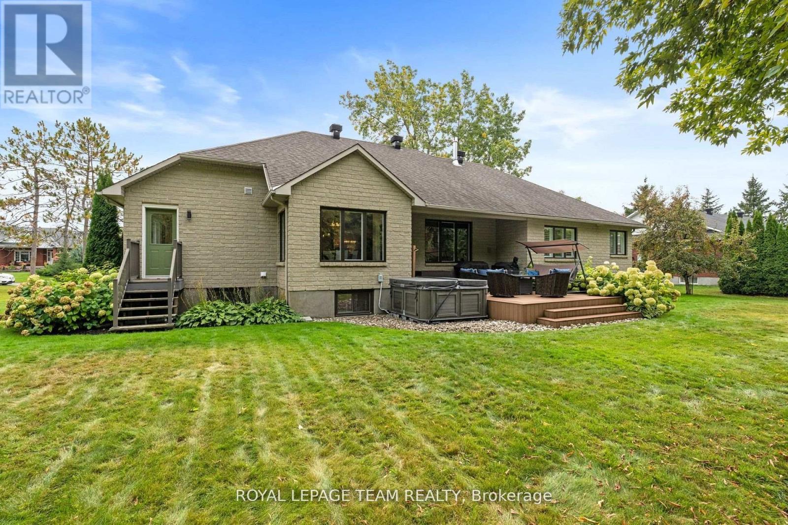 6903 Twin Lakes Avenue