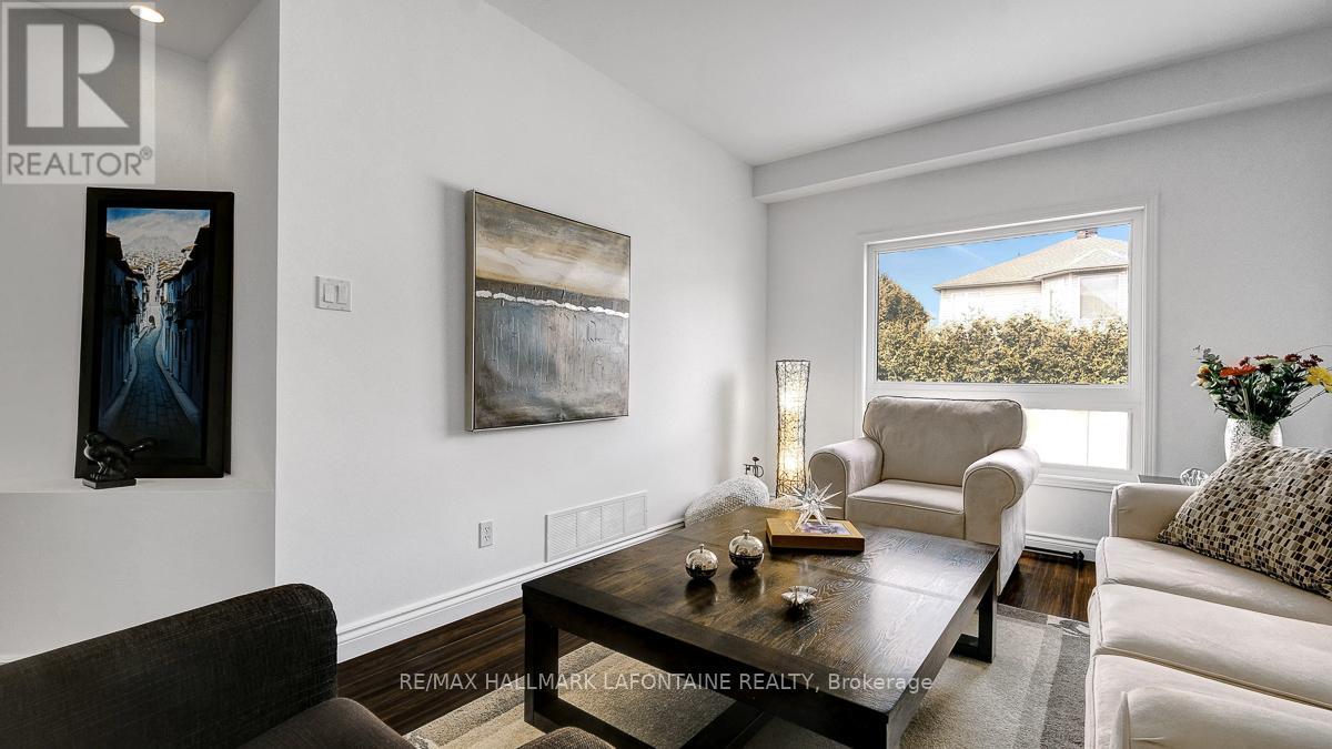 315 Rustic Hills Crescent