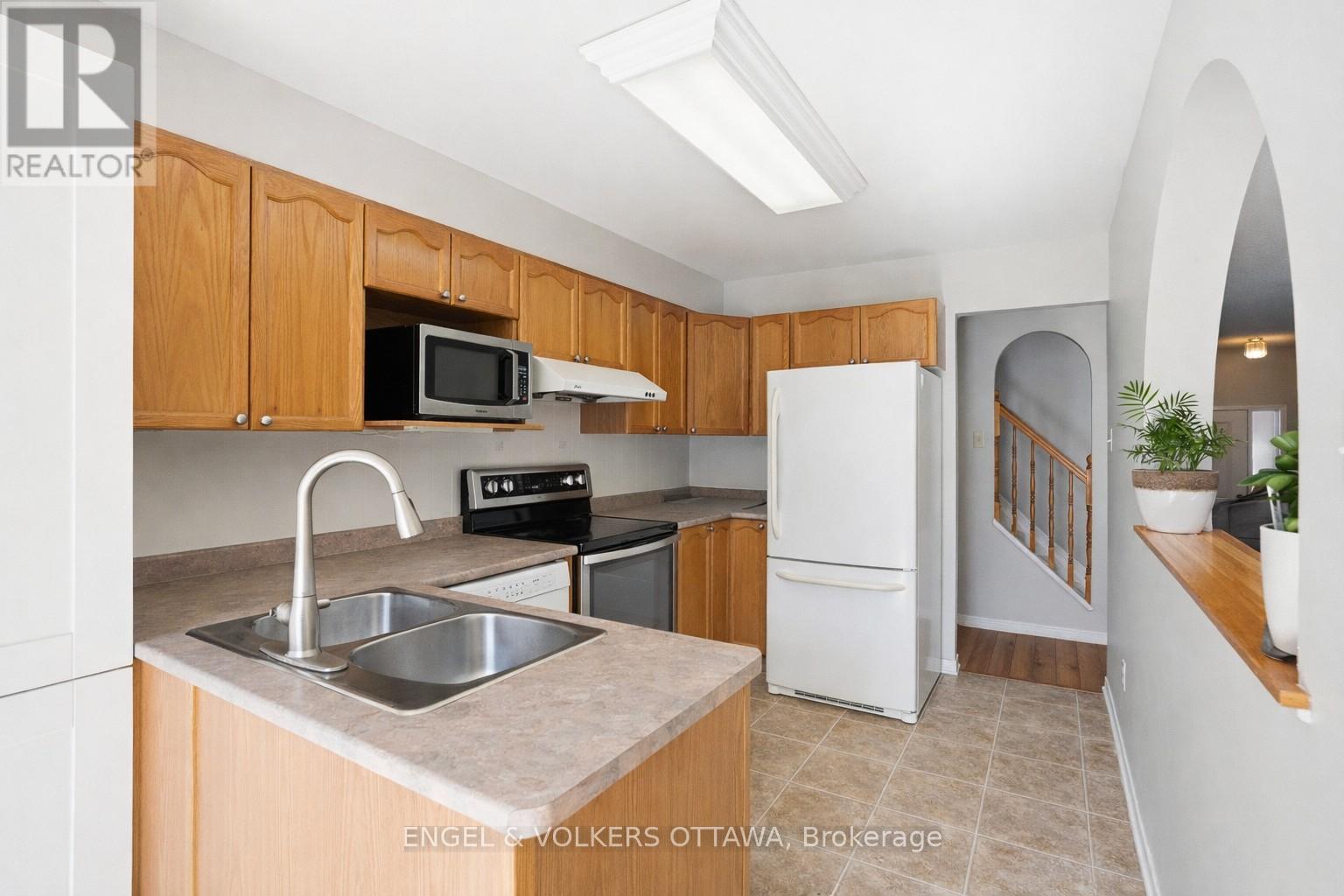 1092 Brasseur Crescent