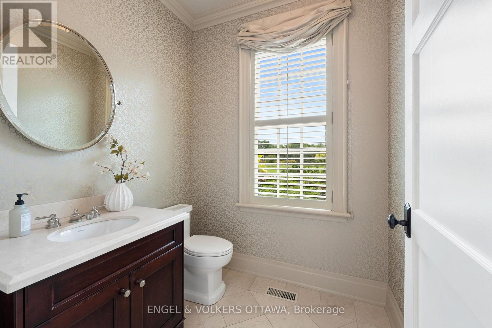 6029 Rideau Valley Drive N