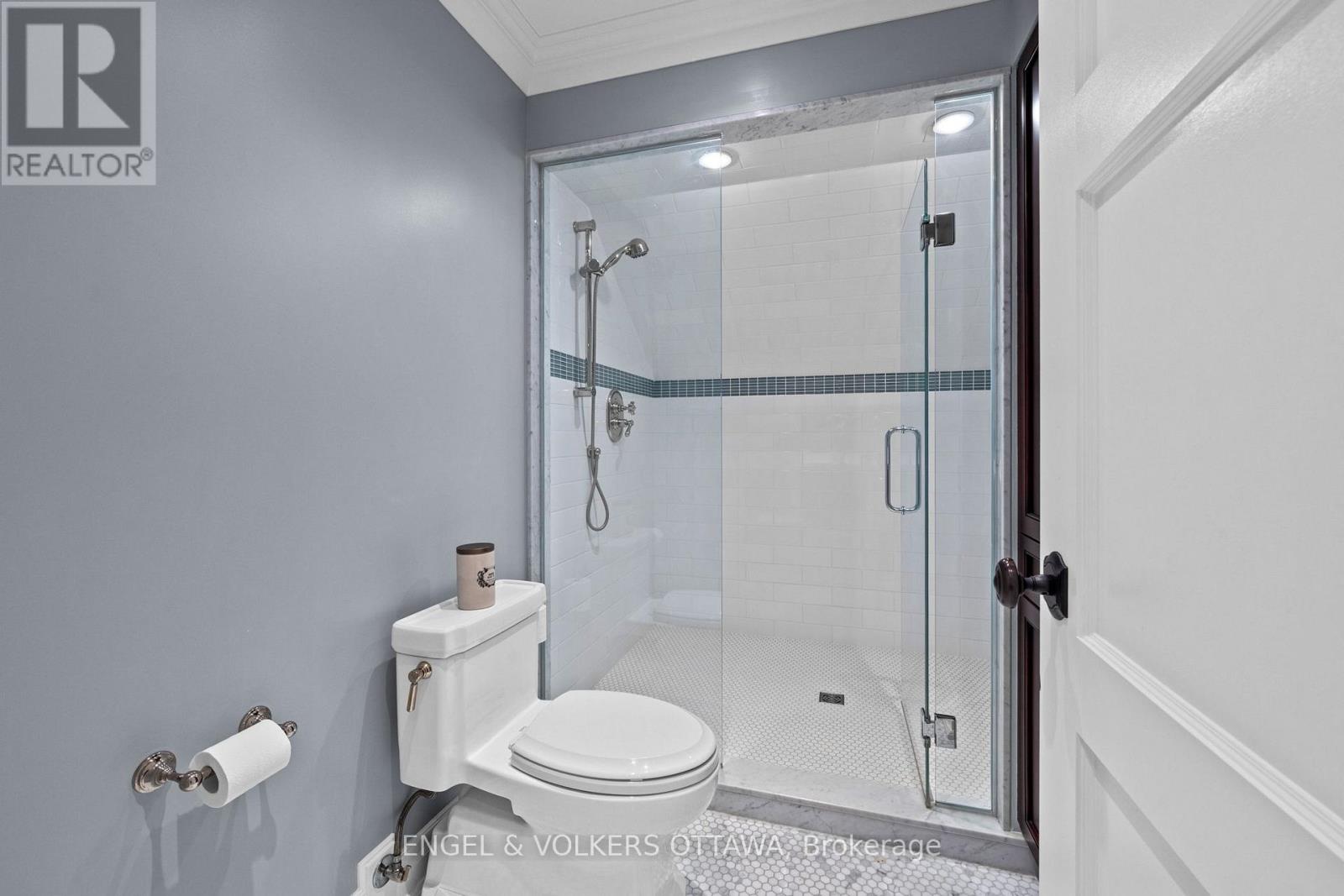 6029 Rideau Valley Drive N