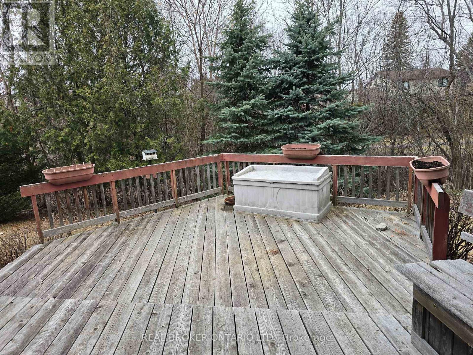 10 Amundsen Crescent