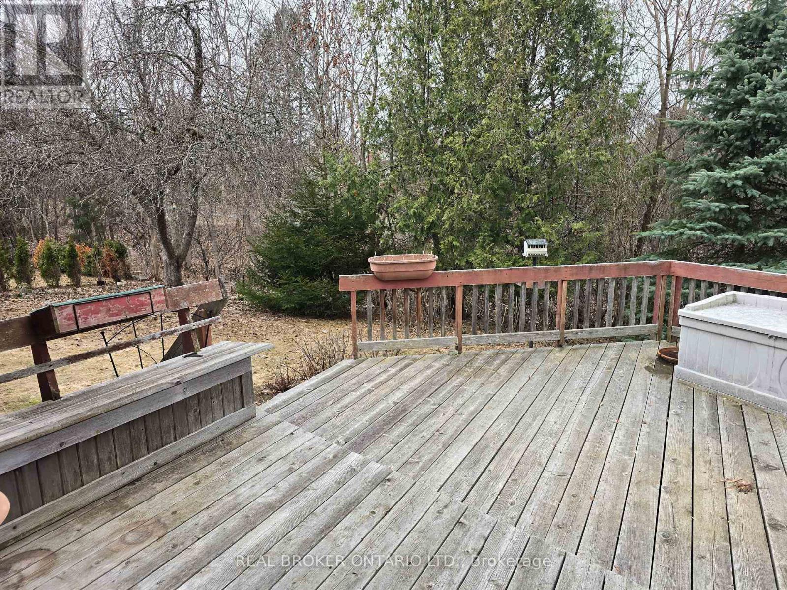 10 Amundsen Crescent