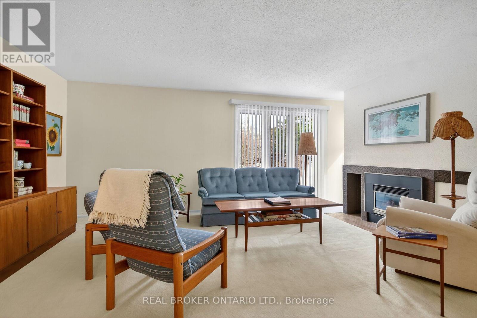 10 Amundsen Crescent